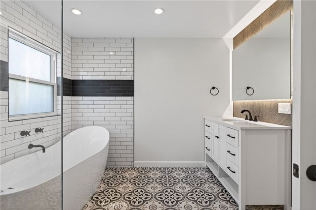 10415 Cumpston, North Hollywood, CA 91601