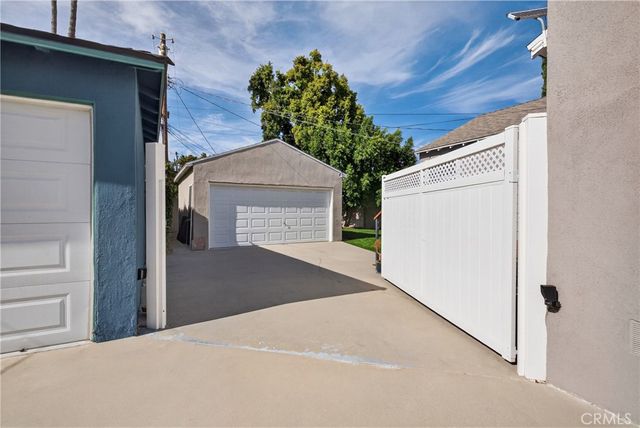 10415 Cumpston, North Hollywood, CA 91601
