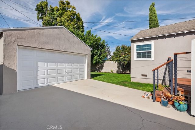 10415 Cumpston, North Hollywood, CA 91601