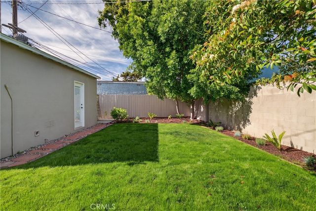 10415 Cumpston, North Hollywood, CA 91601