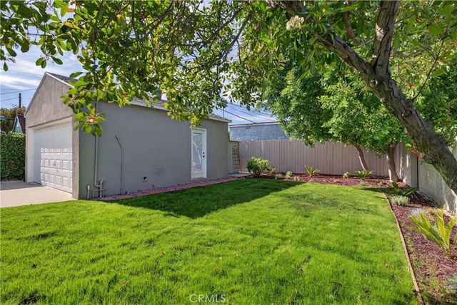 10415 Cumpston, North Hollywood, CA 91601