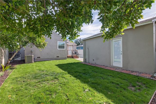 10415 Cumpston, North Hollywood, CA 91601