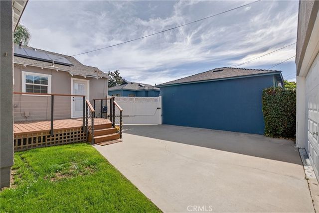 10415 Cumpston, North Hollywood, CA 91601