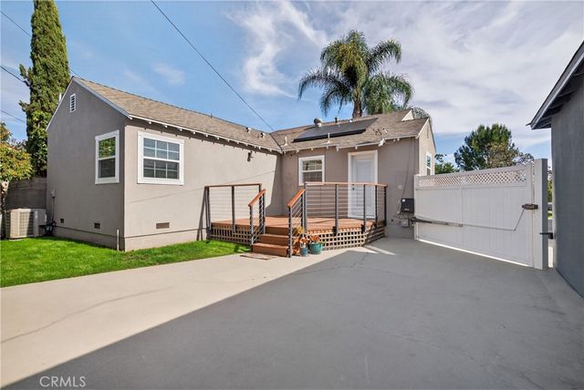 10415 Cumpston, North Hollywood, CA 91601