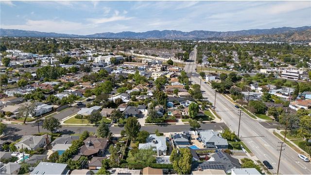 10415 Cumpston, North Hollywood, CA 91601