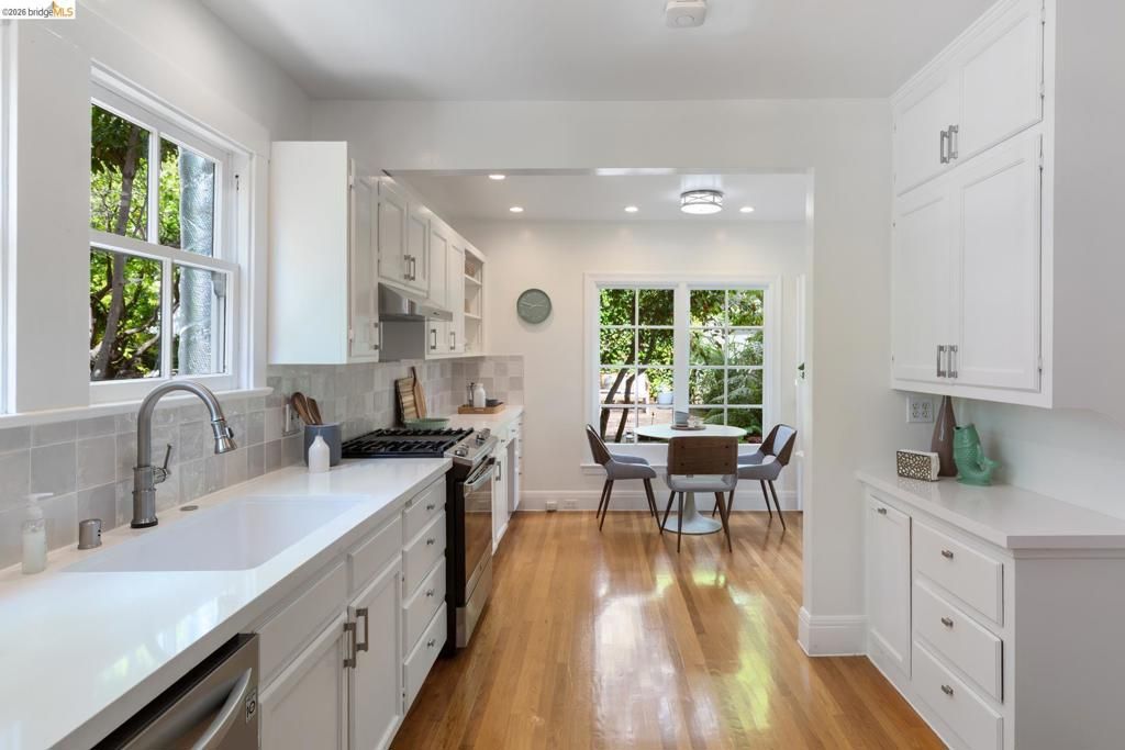 Image 12 of property listing at 15 Claremont Cres, Berkeley, CA 94705