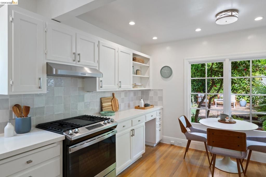 Image 15 of property listing at 15 Claremont Cres, Berkeley, CA 94705