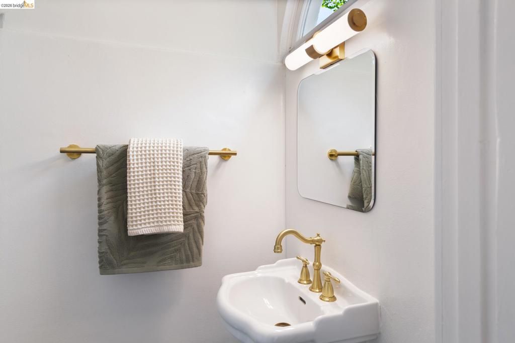 Image 19 of property listing at 15 Claremont Cres, Berkeley, CA 94705