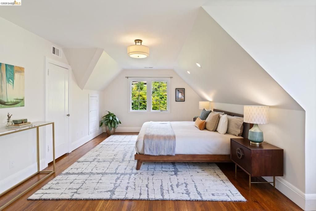 Image 22 of property listing at 15 Claremont Cres, Berkeley, CA 94705