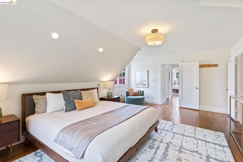 Image 23 of property listing at 15 Claremont Cres, Berkeley, CA 94705