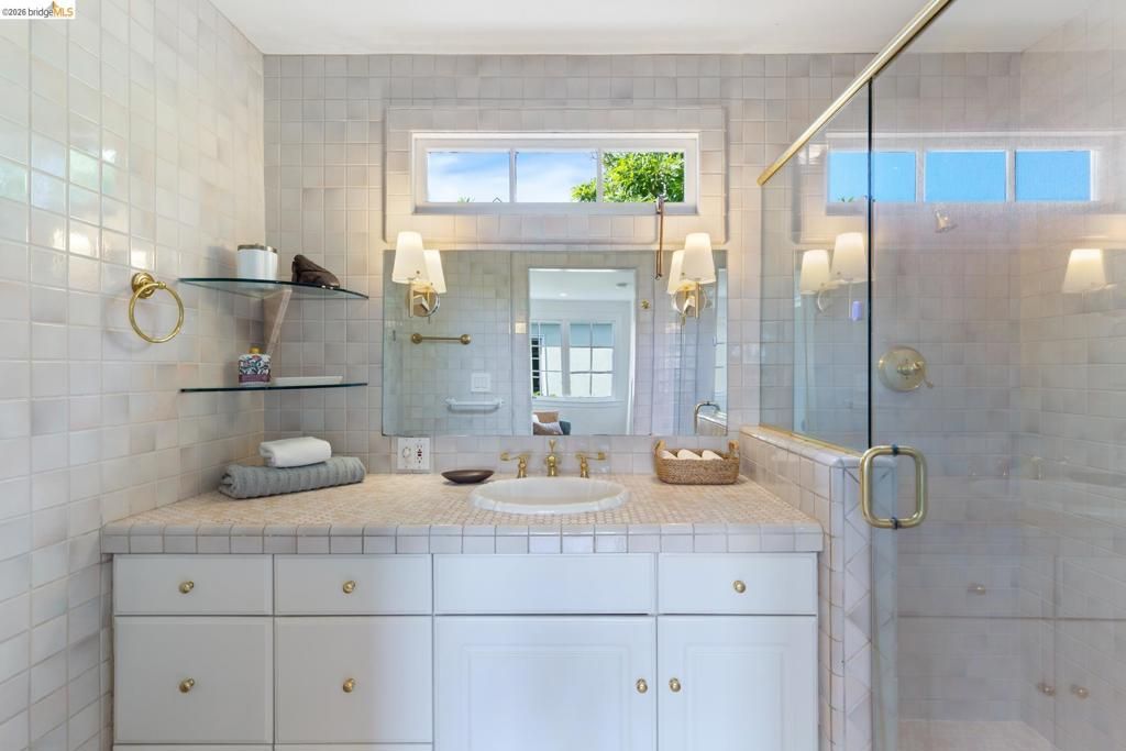 Image 24 of property listing at 15 Claremont Cres, Berkeley, CA 94705