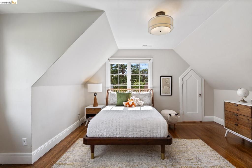 Image 25 of property listing at 15 Claremont Cres, Berkeley, CA 94705