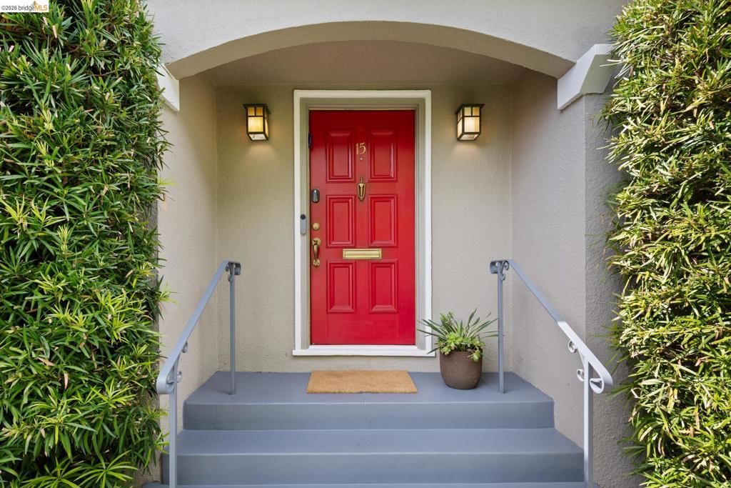 Image 3 of property listing at 15 Claremont Cres, Berkeley, CA 94705