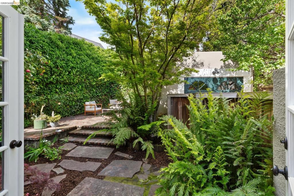 Image 32 of property listing at 15 Claremont Cres, Berkeley, CA 94705