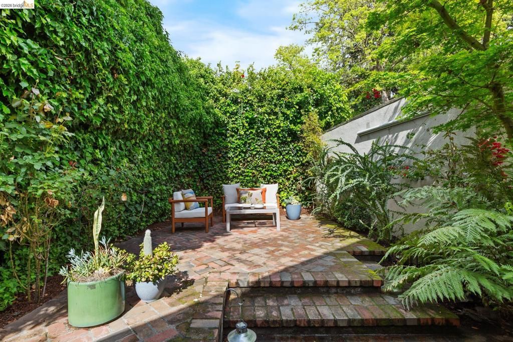 Image 35 of property listing at 15 Claremont Cres, Berkeley, CA 94705