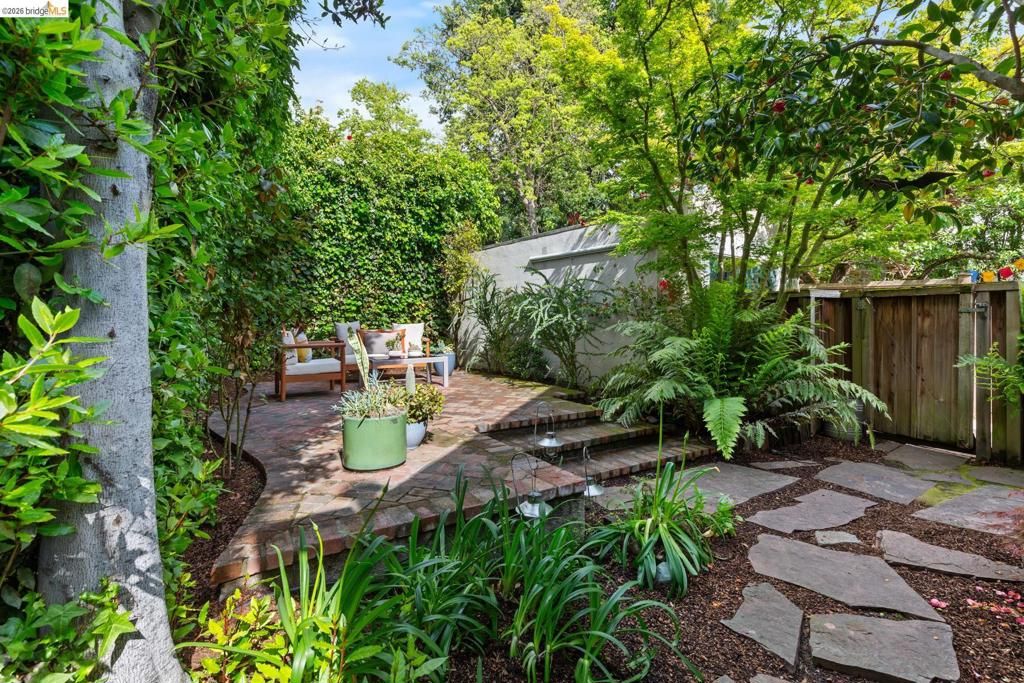 Image 36 of property listing at 15 Claremont Cres, Berkeley, CA 94705