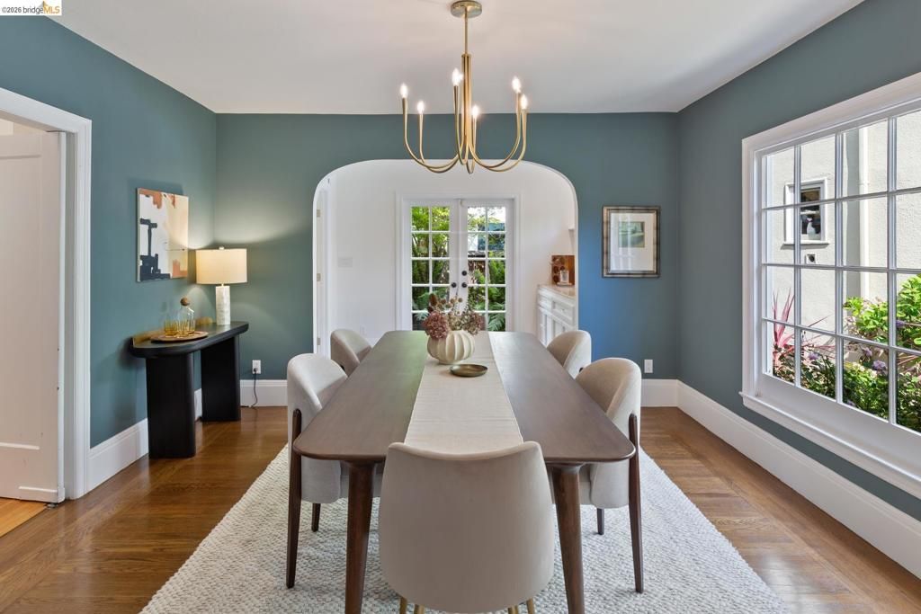 Image 8 of property listing at 15 Claremont Cres, Berkeley, CA 94705