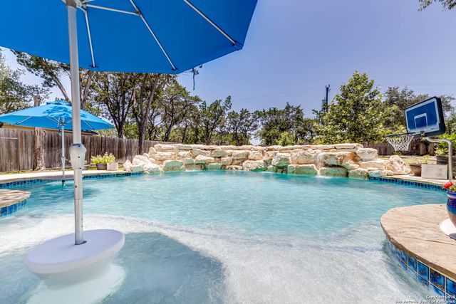 9010 Woodland Trace, Boerne, TX 78006