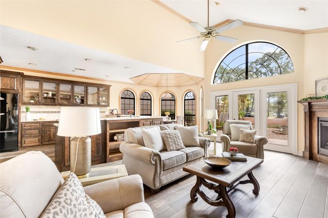 16 Kingwood Villas Court, Kingwood, TX 77339