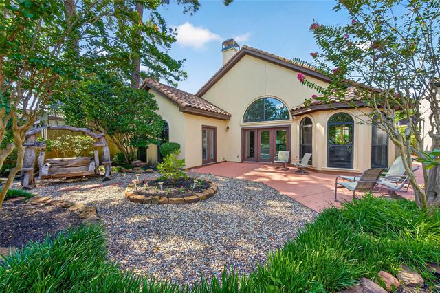 16 Kingwood Villas Court, Kingwood, TX 77339