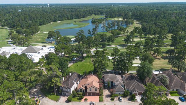 16 Kingwood Villas Court, Kingwood, TX 77339