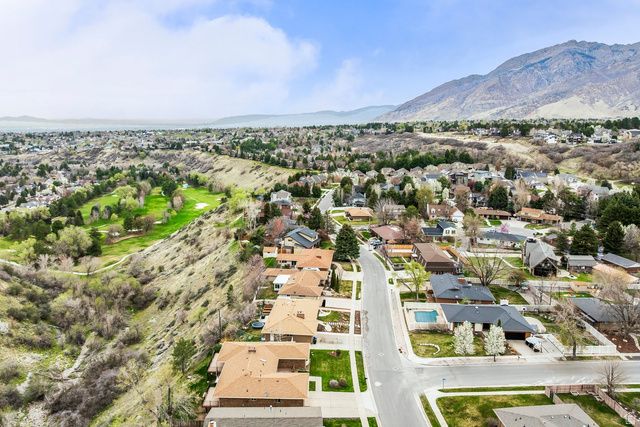 8626 S SCOTTISH DR, Cottonwood Heights, UT 84093