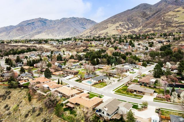 8626 S SCOTTISH DR, Cottonwood Heights, UT 84093