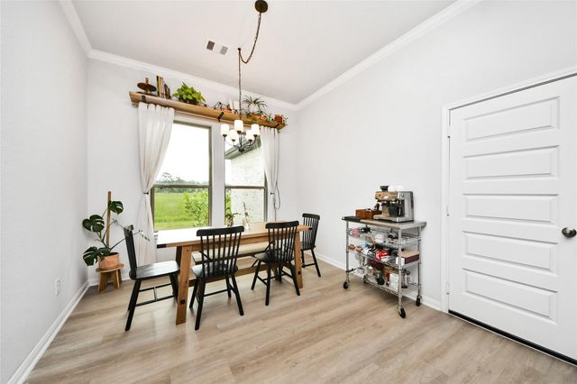 160 Barton Place Drive, Cleveland, TX 77327