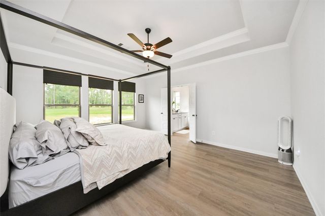 160 Barton Place Drive, Cleveland, TX 77327