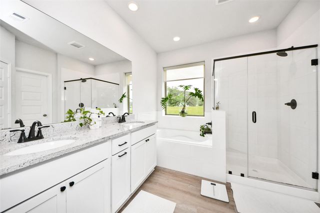 160 Barton Place Drive, Cleveland, TX 77327