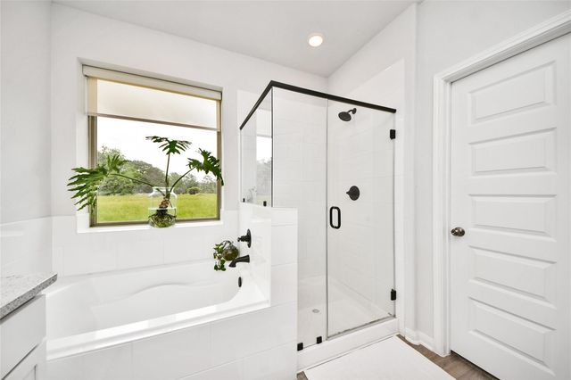160 Barton Place Drive, Cleveland, TX 77327