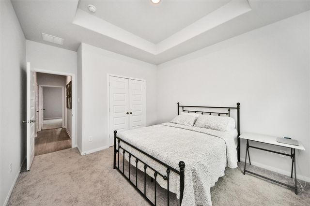 160 Barton Place Drive, Cleveland, TX 77327
