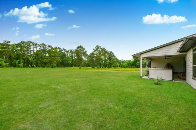 160 Barton Place Drive, Cleveland, TX 77327