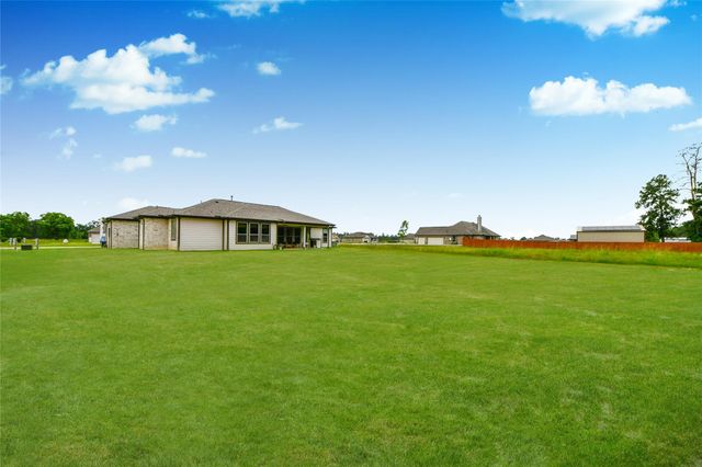 160 Barton Place Drive, Cleveland, TX 77327