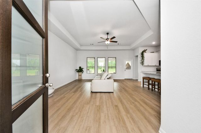 160 Barton Place Drive, Cleveland, TX 77327