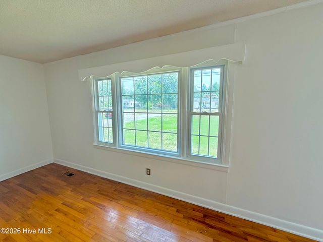 606 Darden Drive, Kinston, NC 28504
