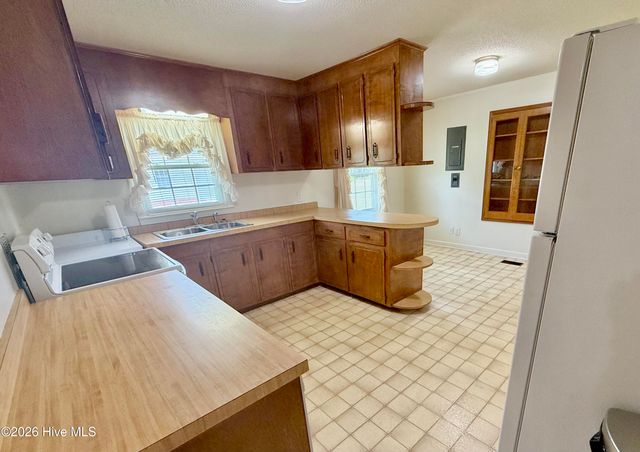 606 Darden Drive, Kinston, NC 28504