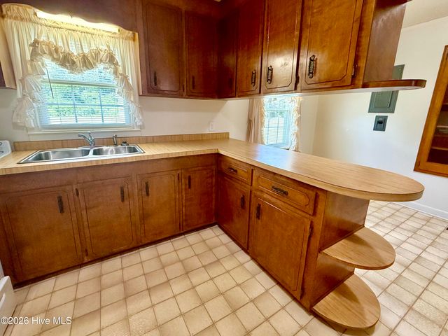 606 Darden Drive, Kinston, NC 28504