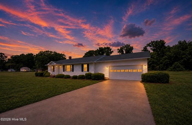 606 Darden Drive, Kinston, NC 28504