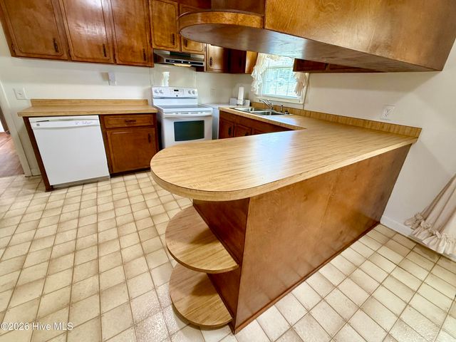 606 Darden Drive, Kinston, NC 28504
