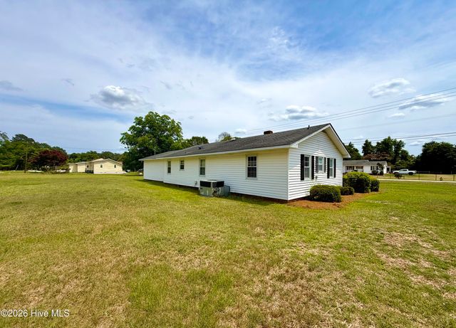 606 Darden Drive, Kinston, NC 28504