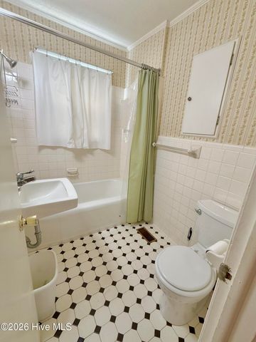 606 Darden Drive, Kinston, NC 28504
