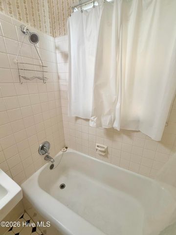 606 Darden Drive, Kinston, NC 28504