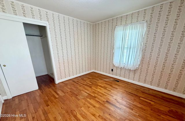 606 Darden Drive, Kinston, NC 28504