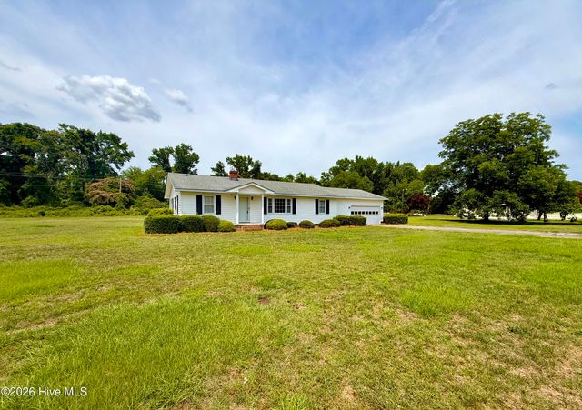 606 Darden Drive, Kinston, NC 28504