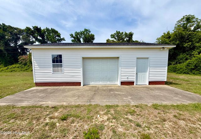606 Darden Drive, Kinston, NC 28504