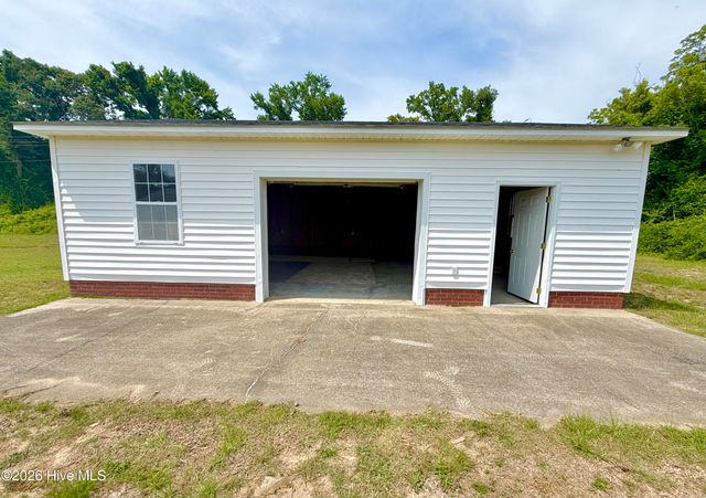 606 Darden Drive, Kinston, NC 28504