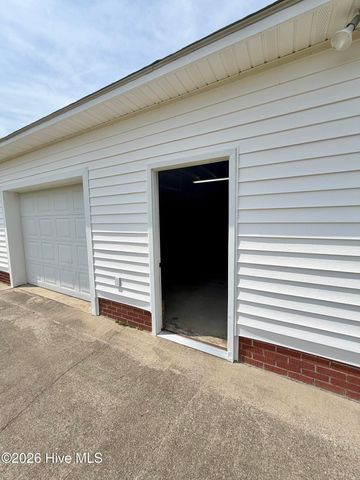 606 Darden Drive, Kinston, NC 28504