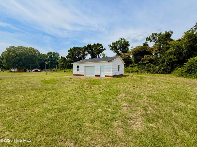 606 Darden Drive, Kinston, NC 28504