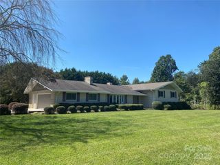 5055 Spartan Drive, Hudson, NC 28638